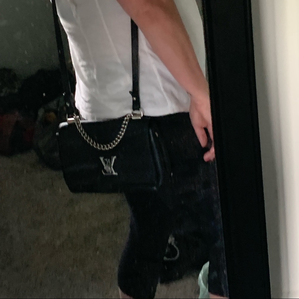 ‼️FINAL SALE‼️Lockme 11 BB Noir calfskin bag. - Picture 10 of 10